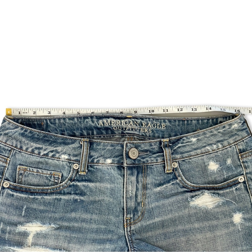 LIKE NEW || AMERICAN EAGLE Midi No Stretch Low Rise Distressed Denim Shorts || 8 - Picture 7 of 12